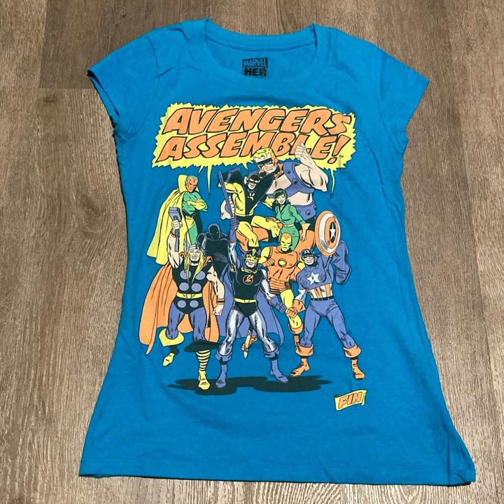 Small marvel graphic shirt gently use